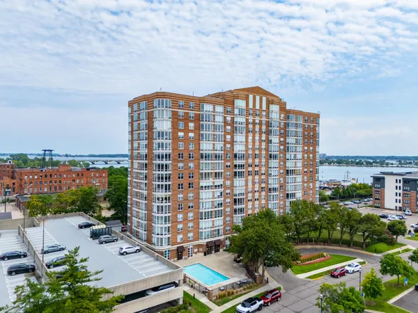 $1,700 | 250 East Harbortown Drive, Unit 103, Detroit, MI 48207