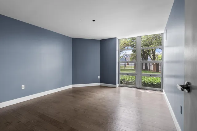 $1,700 | 250 East Harbortown Drive, Unit 103, Detroit, MI 48207