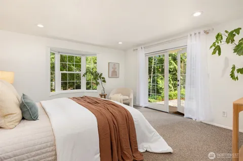 $885,000 | 8980 Bay Street Northeast, Bainbridge Island, WA 98110