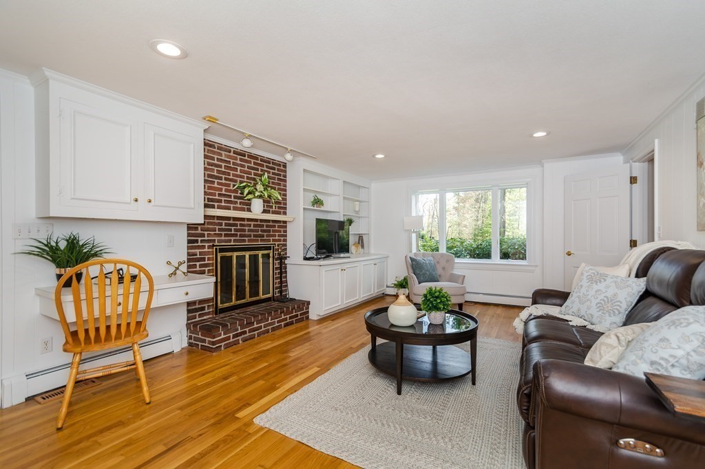 26 Edgemere Road Lynnfield, MA 01940 - Photo 11 of 38 Gallery Image 11