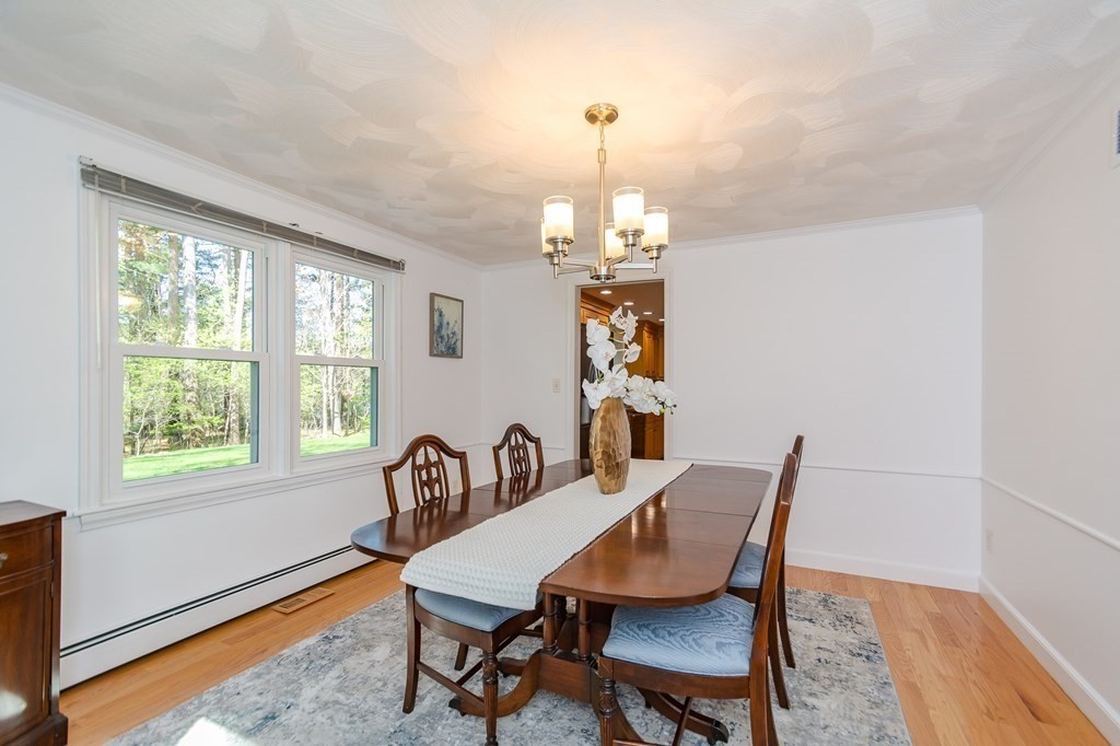 26 Edgemere Road Lynnfield, MA 01940 - Photo 9 of 38 Gallery Image 9
