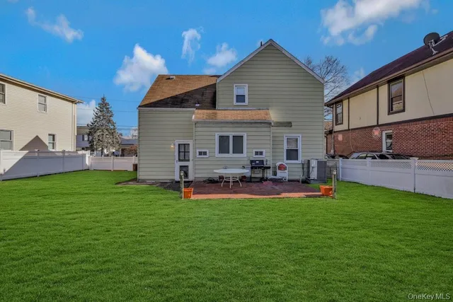 $789,000 | 645 South 10th Street, New Hyde Park, NY 11040