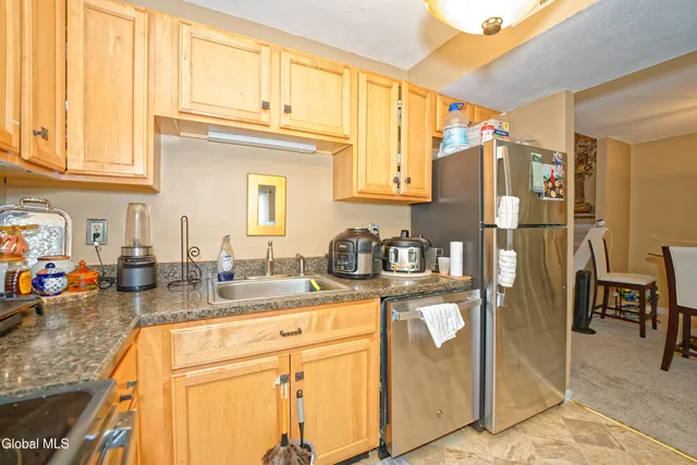 $270,000 | 11 Fox Hollow Square, Cohoes, NY 12047