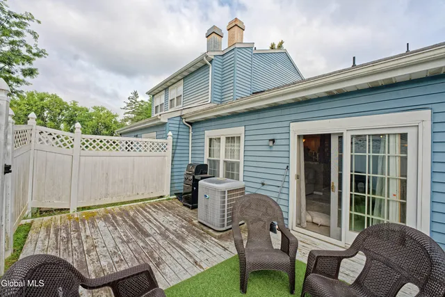 $270,000 | 11 Fox Hollow Square, Cohoes, NY 12047