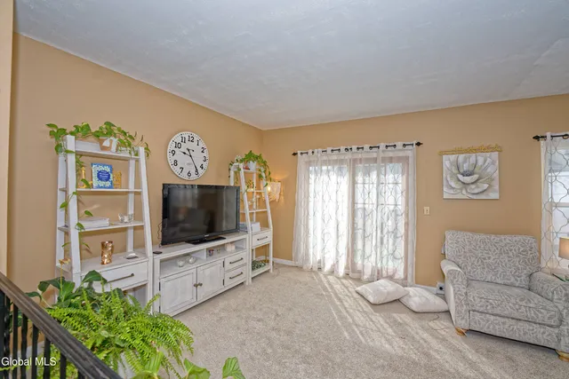 $270,000 | 11 Fox Hollow Square, Cohoes, NY 12047