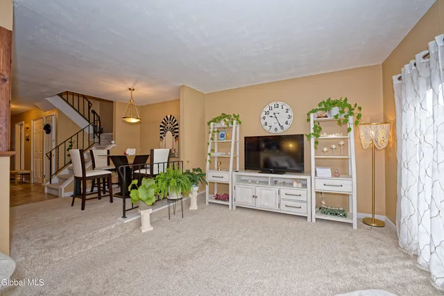 $270,000 | 11 Fox Hollow Square, Cohoes, NY 12047