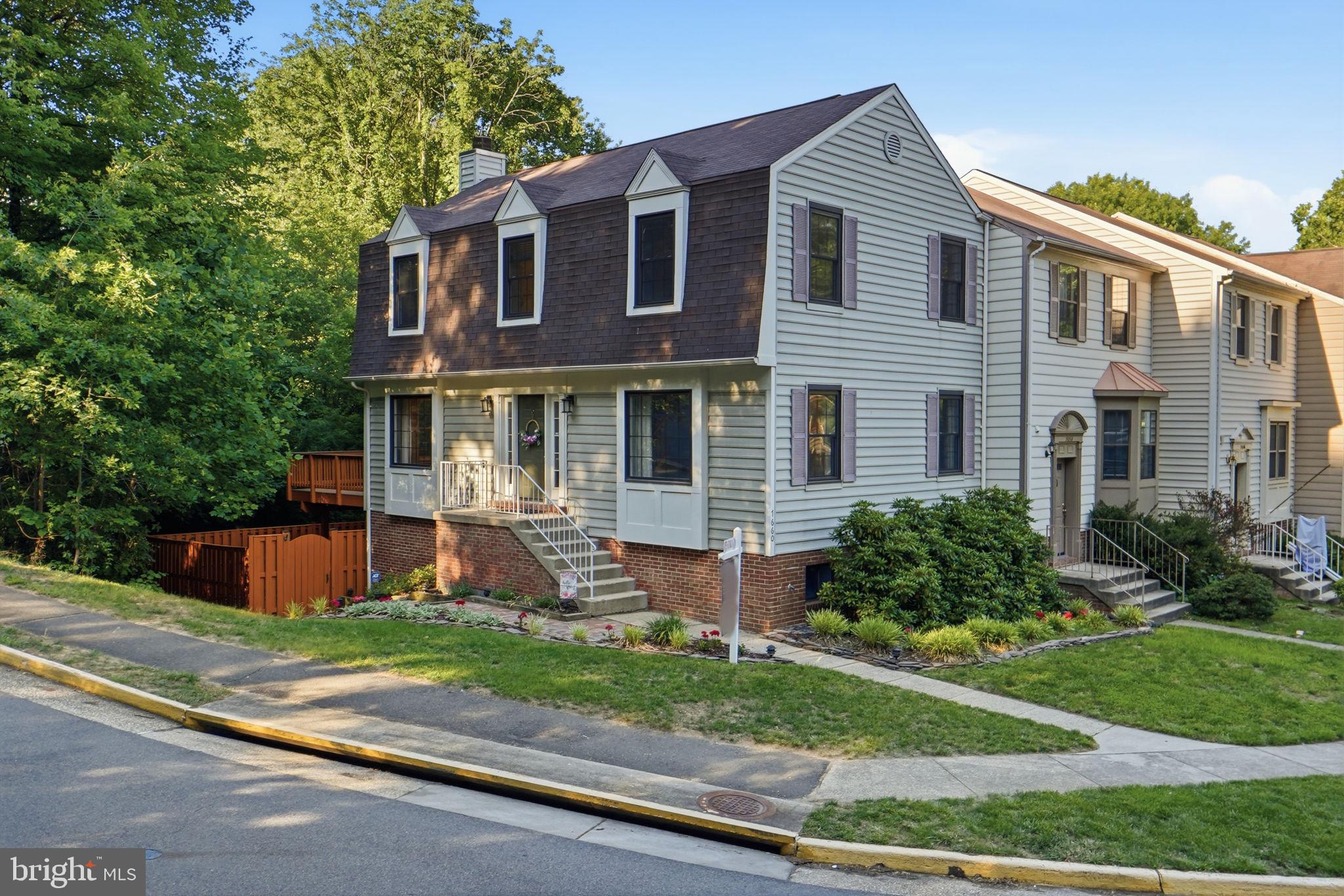 7660 Southern Oak Drive Springfield, VA 22153 - Photo 3 of 37 END UNIT W/THE FEEL OF A SINGLE FAMILY HOME