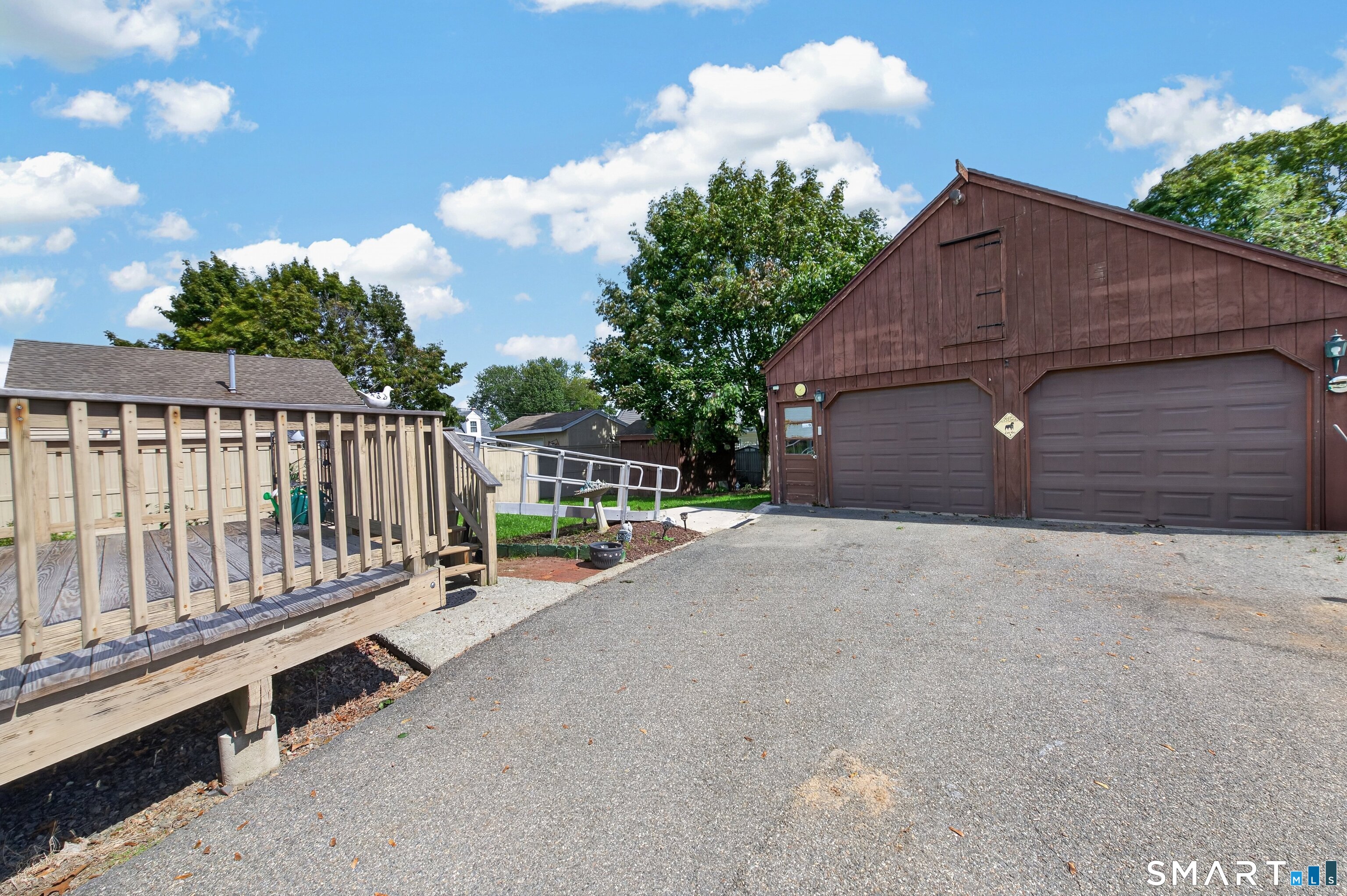 845 Stratford Road Stratford, CT 06615 - Photo 3 of 19 Gallery Image 3