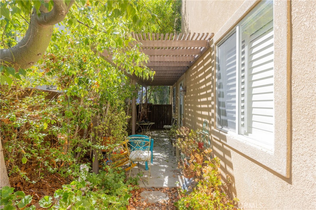 25960 Schafer Drive Murrieta, CA 92563 - Photo 13 of 46 a bathroom with a window and a shower