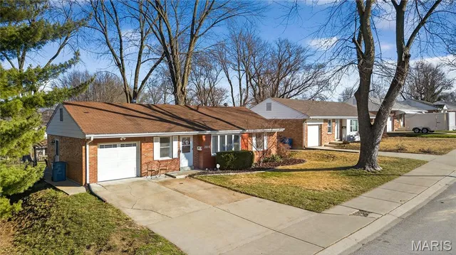 $270,000 | 2018 West Adams Street, St. Charles, MO 63301