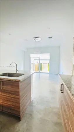 $6,000 | 3653 Southwest 25th Street, Unit 3653, Miami, FL 33133