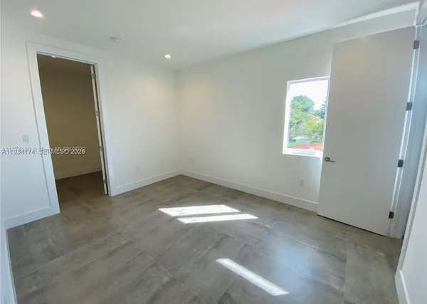 $6,000 | 3653 Southwest 25th Street, Unit 3653, Miami, FL 33133