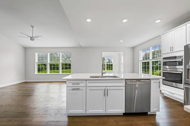 $499,900 | 1117 Black Cherry Drive, Crystal Lake, IL 60012