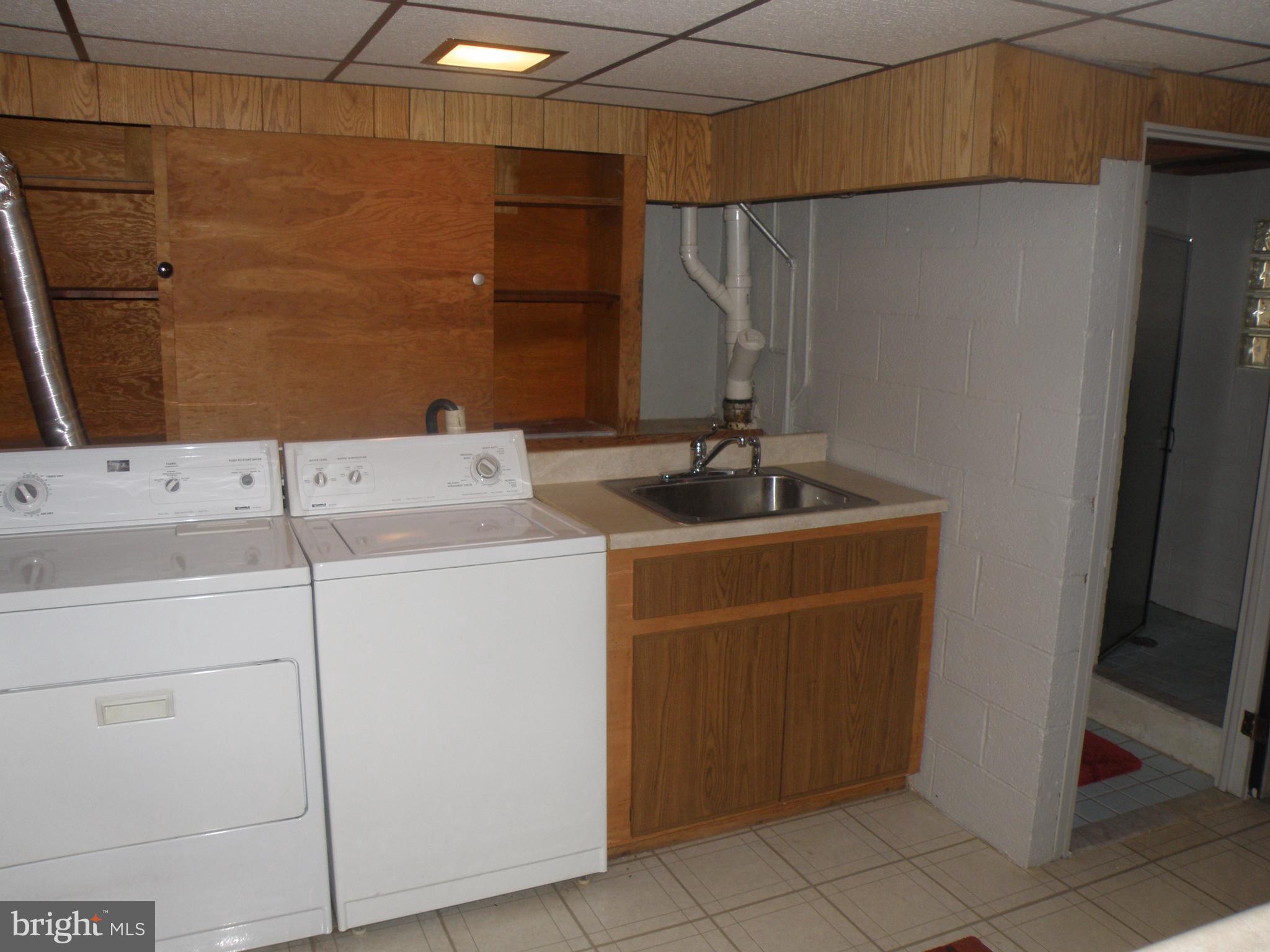 904 Martin Road Baltimore, MD 21221 - Photo 19 of 20 Laundry Room