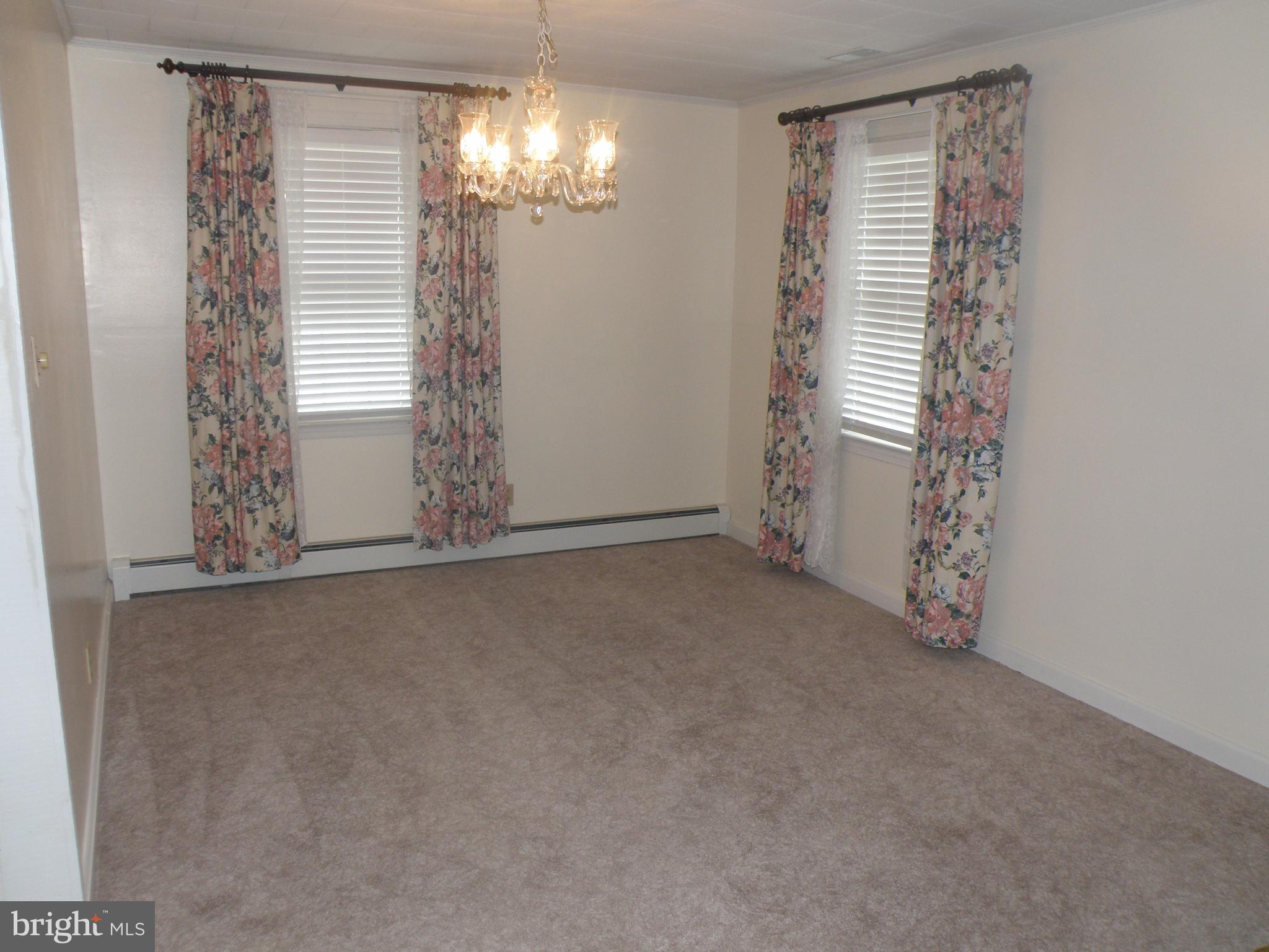 904 Martin Road Baltimore, MD 21221 - Photo 5 of 20 Dining Room