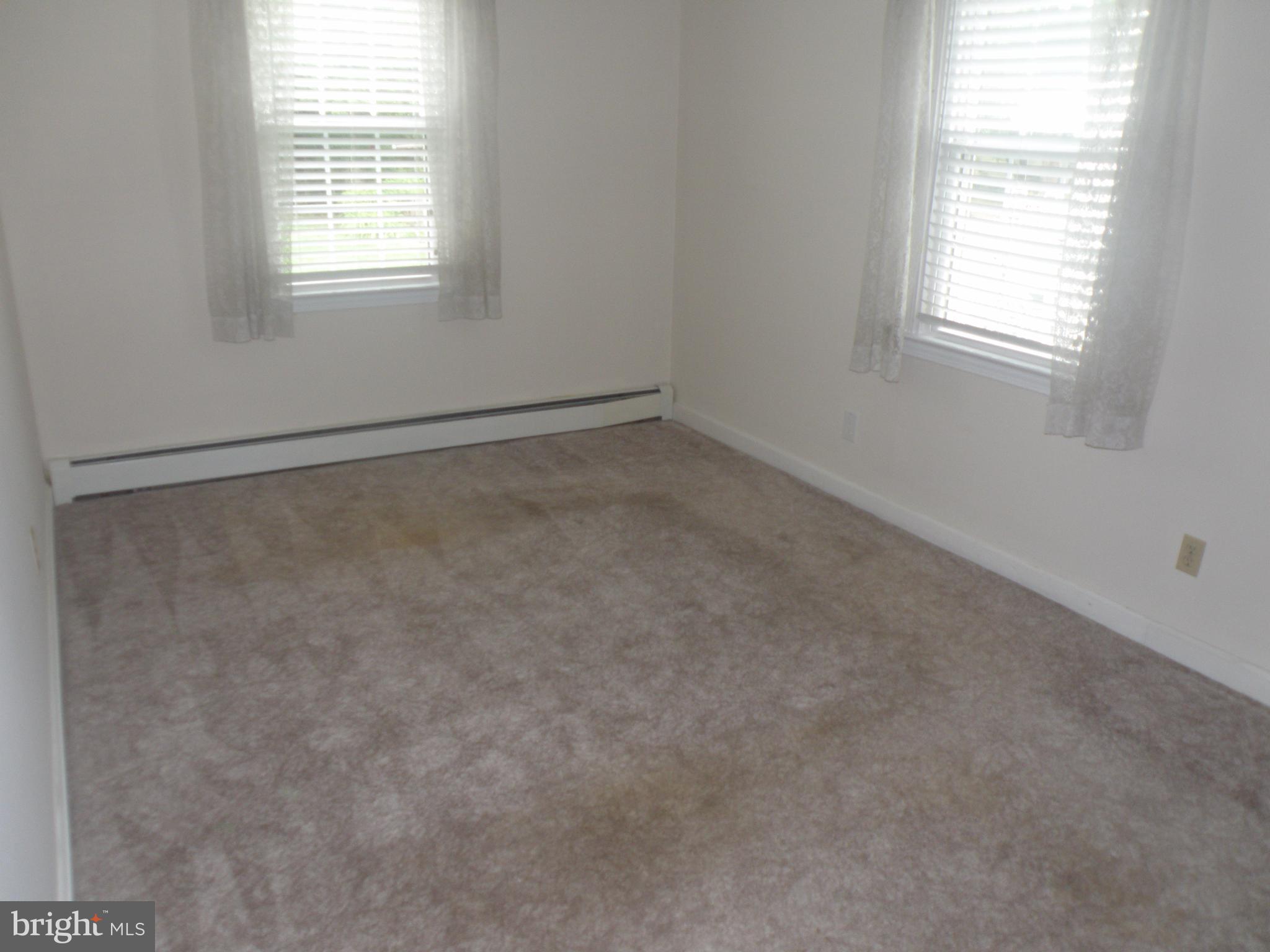 904 Martin Road Baltimore, MD 21221 - Photo 6 of 20 First Floor