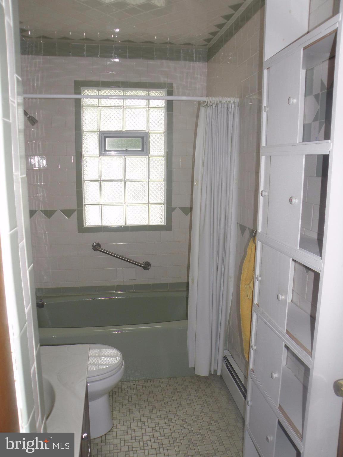 904 Martin Road Baltimore, MD 21221 - Photo 7 of 20 Bath