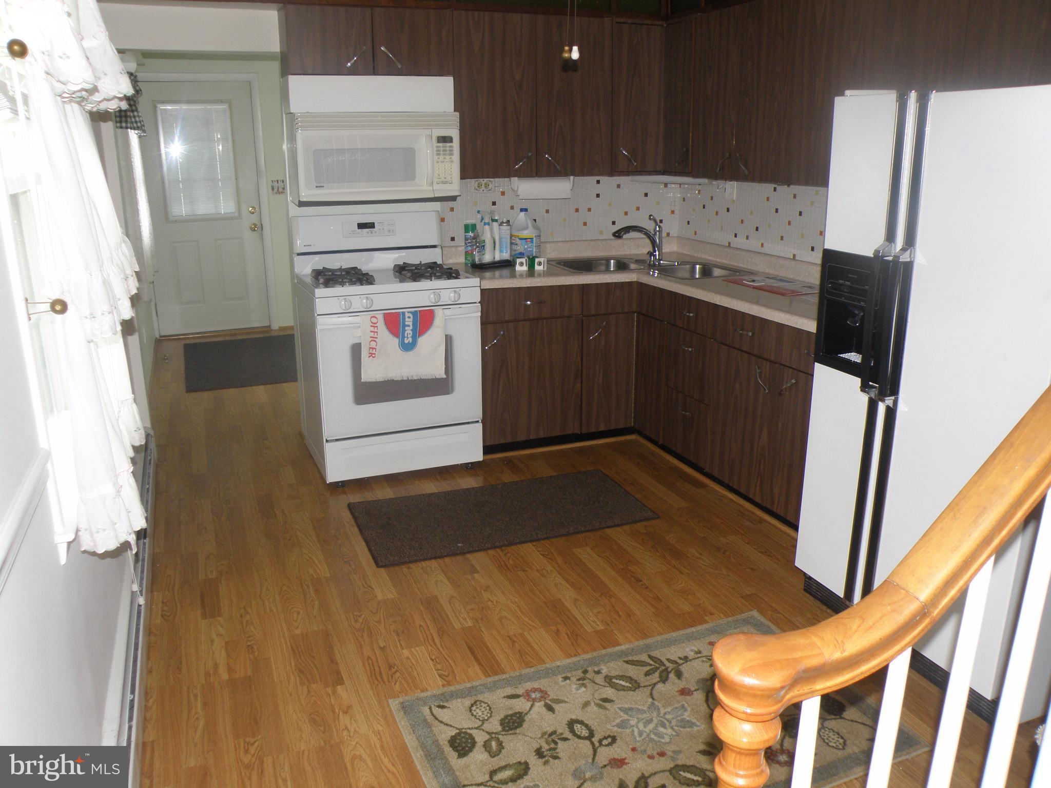 904 Martin Road Baltimore, MD 21221 - Photo 8 of 20 Kitchen