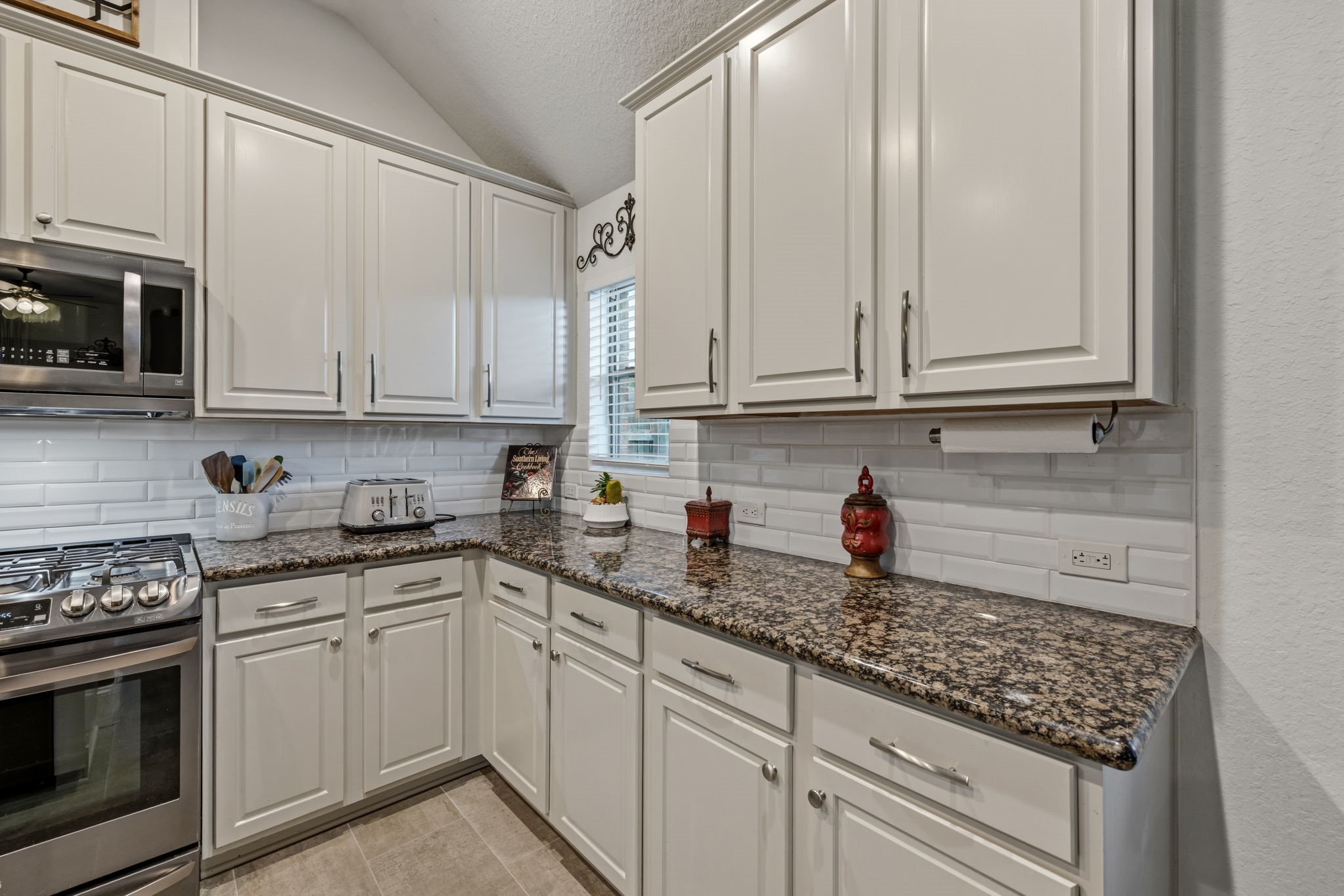 511 Oak Ridge Grove Circle Spring, TX 77386 - Photo 14 of 40