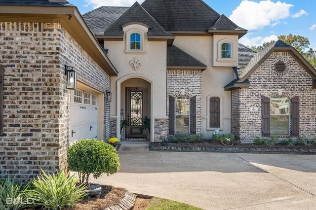 $345,000 | 519 Dogwood S Lane, Haughton, LA 71037