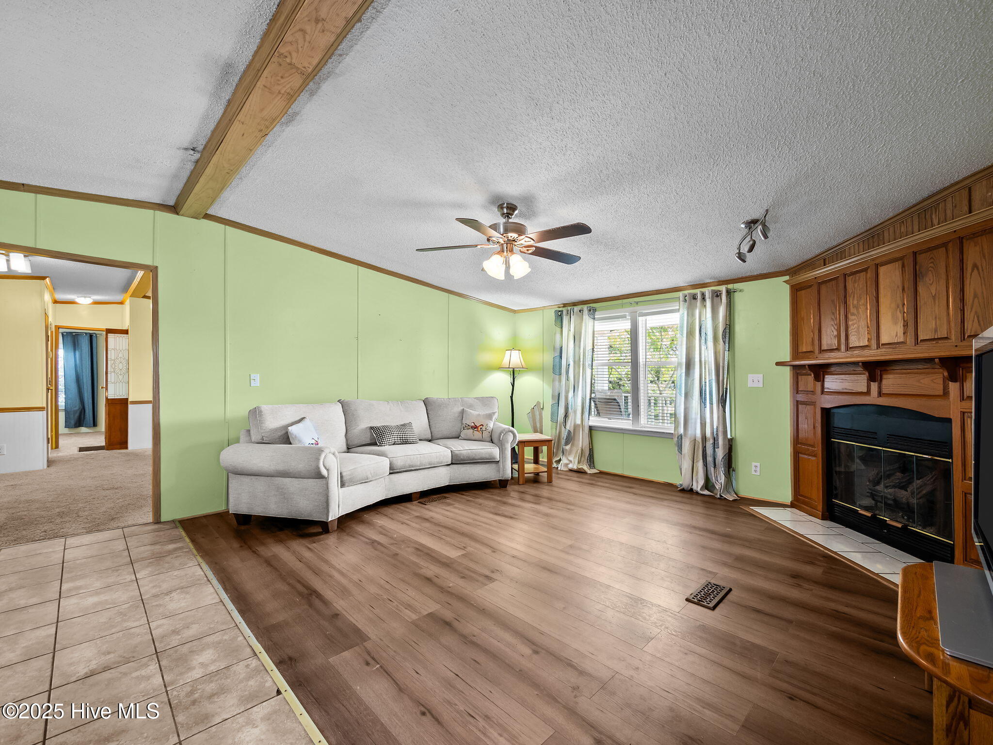 1274 Newport Loop Road Newport, NC 28570 - Photo 15 of 50 Living Room