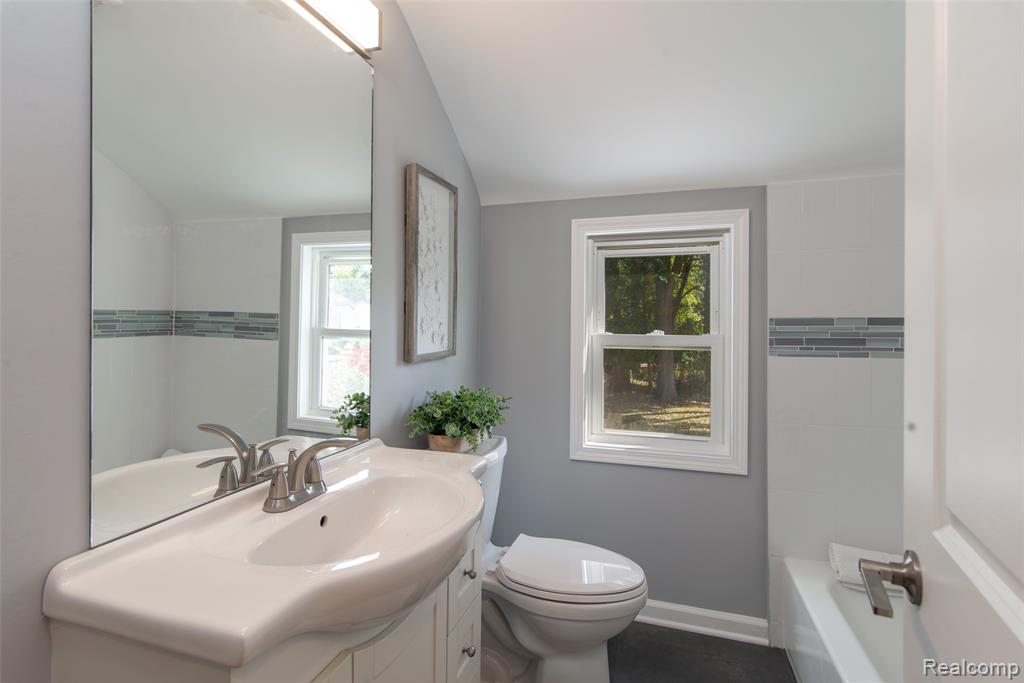 21716 Lahser Road Southfield, MI 48075 - Photo 17 of 29 Gallery Image 17