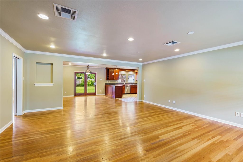 1205 Ruth Avenue Austin, TX 78757 - Photo 3 of 30