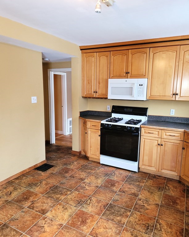 5 Oran Road Framingham, MA 01702 - Photo 3 of 42 Gallery Image 3