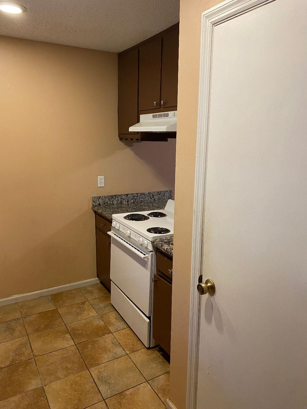 1213 A Stone Road Tallahassee, FL 32303 - Photo 6 of 16 Gallery Image 6