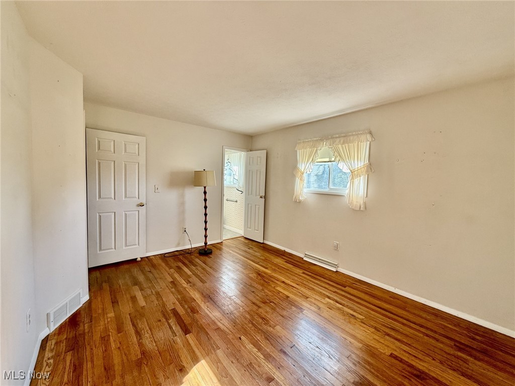 6775 Sidley Road Thompson, OH 44086 - Photo 19 of 27 11x14 Master bedroom