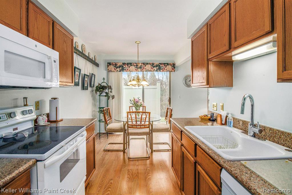 3009 High Pointe Ridge Road Lake Orion, MI 48359 - Photo 10 of 16