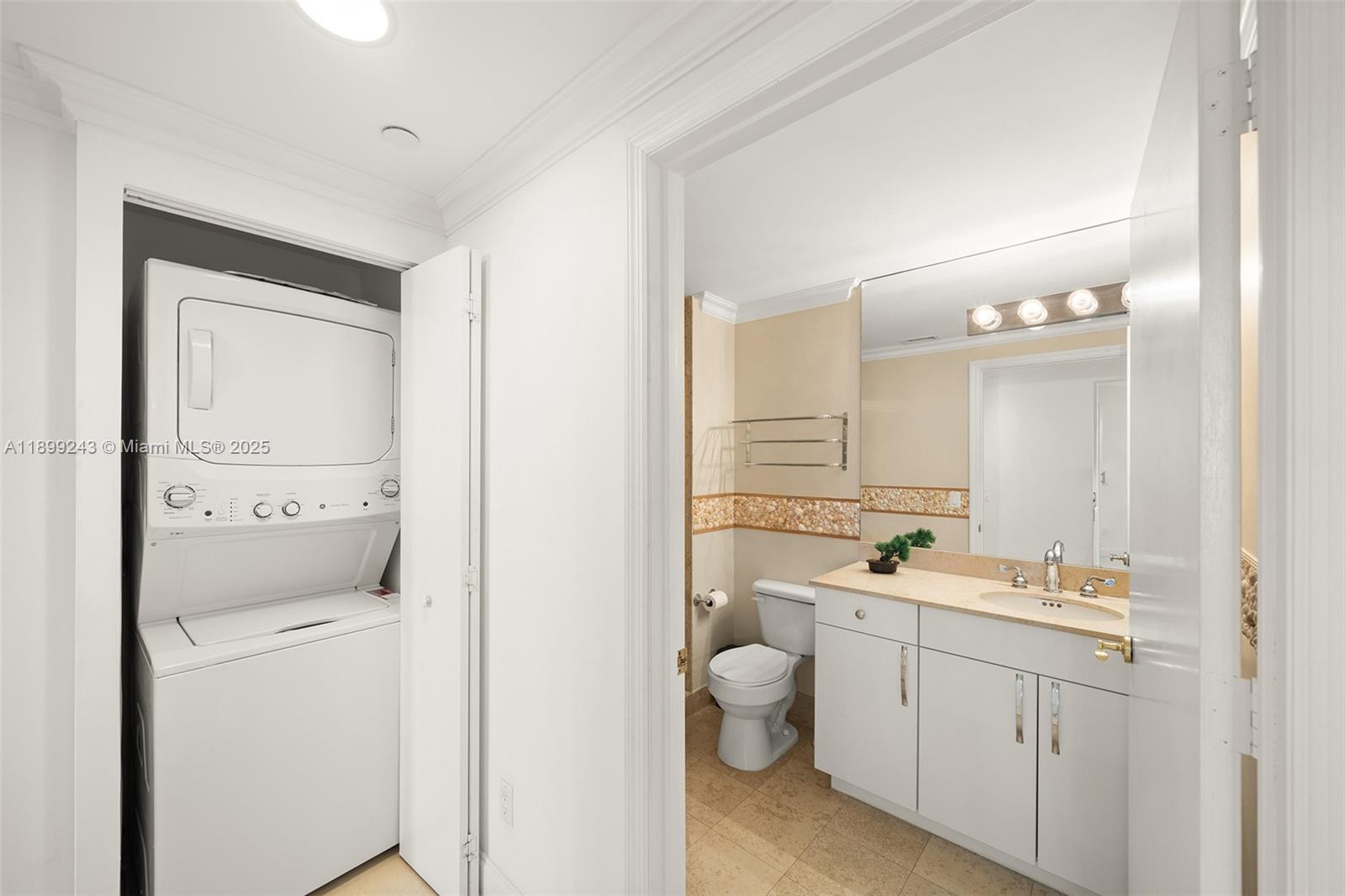 4775 Collins Avenue, Unit 1708 Miami Beach, FL 33140 - Photo 22 of 51