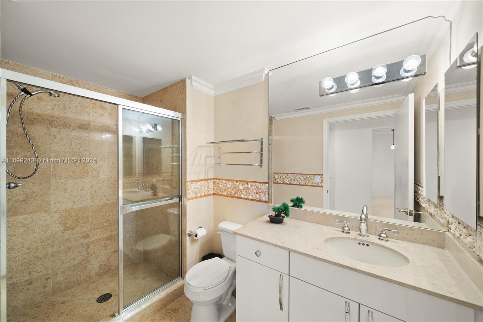 4775 Collins Avenue, Unit 1708 Miami Beach, FL 33140 - Photo 23 of 51