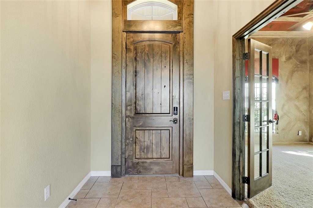 694 Jennings Lane Azle, TX 76020 - Photo 4 of 13 Gallery Image 4