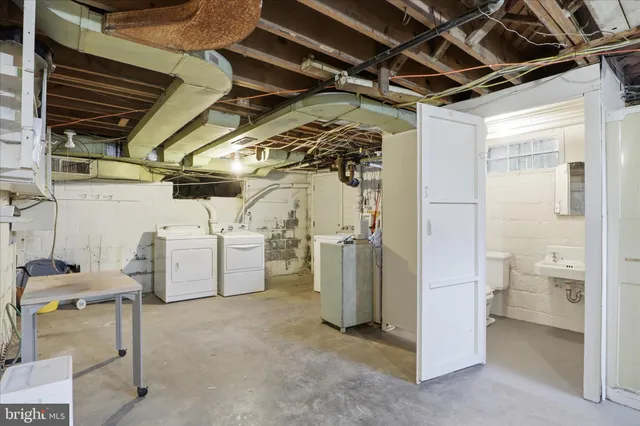a view of a storage & utility room