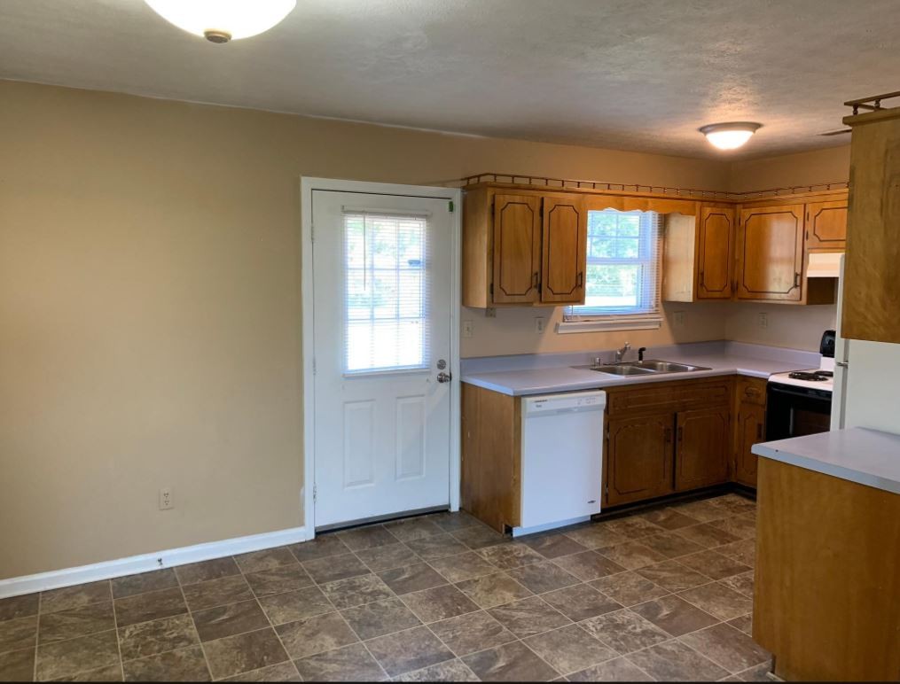 930 Hugh Hunter Road Oak Grove, KY 42262 - Photo 4 of 8 Gallery Image 4