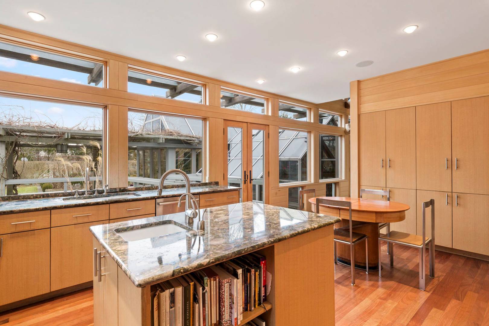 40 Sayre's Path Wainscott, NY 11975 - Photo 10 of 14 a room with lots of counter top space