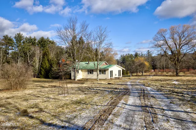 $194,800 | 410 Highway 30, Gilboa, NY 12076
