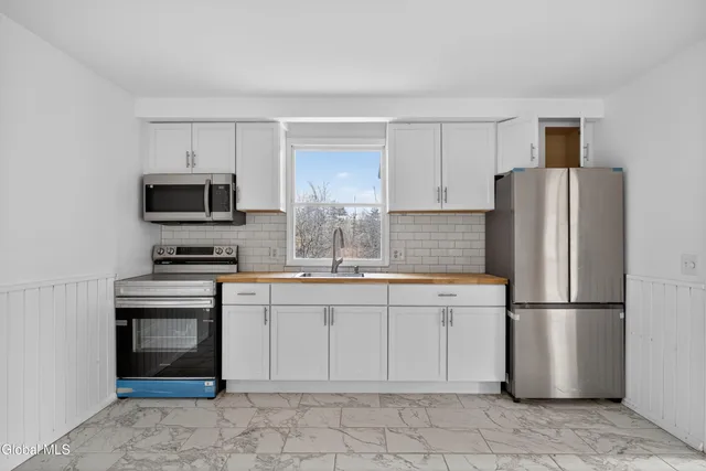 $194,800 | 410 Highway 30, Gilboa, NY 12076