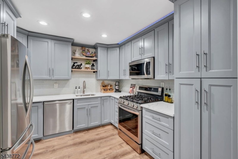 213 Longview Road Bridgewater, NJ 08807 - Photo 19 of 47
