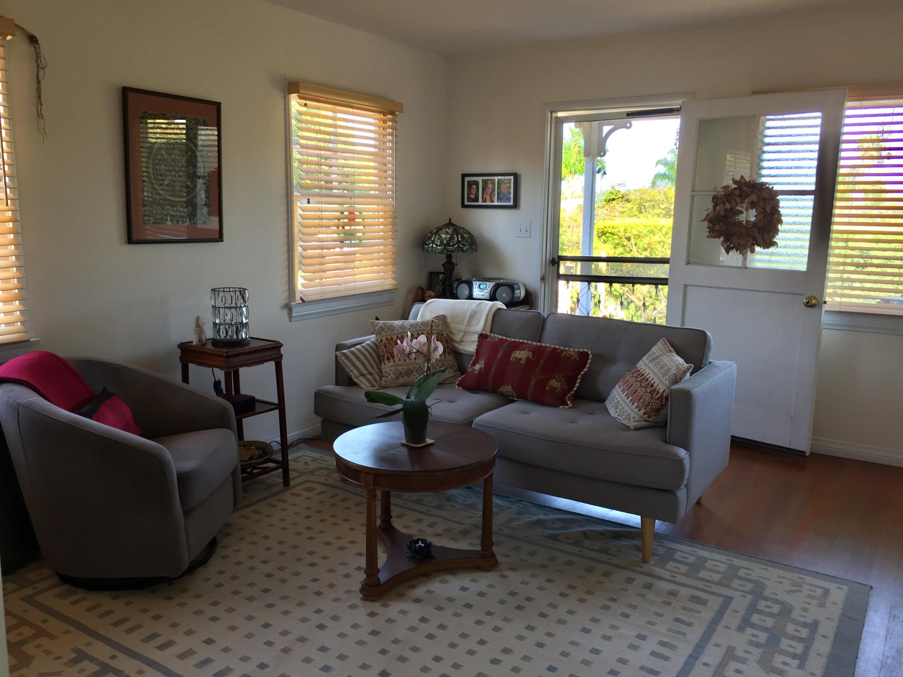 1316 Mountain View Road Santa Barbara, CA 93109 - Photo 8 of 10 Living room