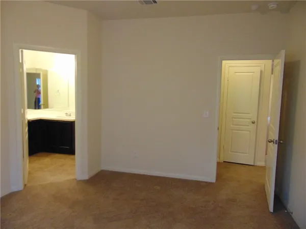 $2,015 | 124 Hollis Lane, Kyle, TX 78640