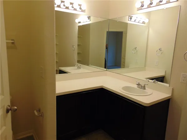 $2,015 | 124 Hollis Lane, Kyle, TX 78640