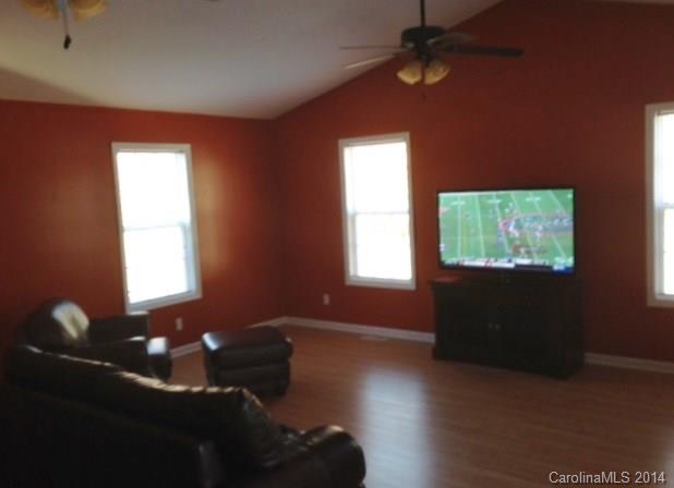 2794 Harmony Road Catawba, SC 29704 - Photo 7 of 9 Gallery Image 7