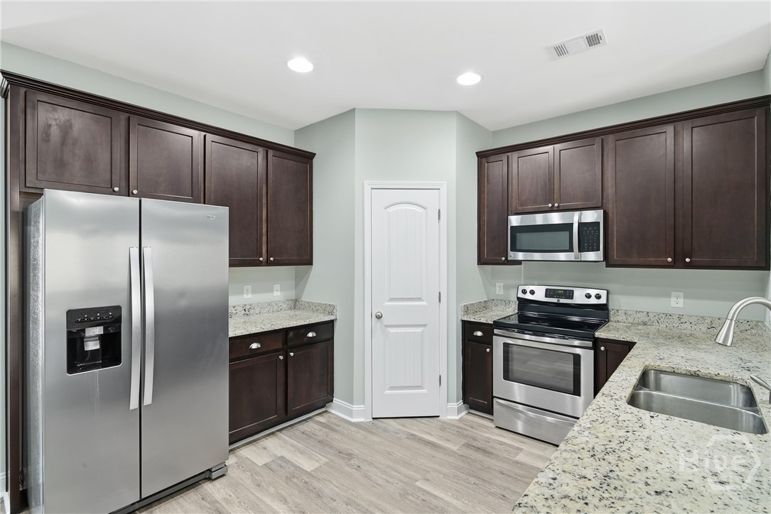 210 Kepler Loop Richmond Hill, GA 31324 - Photo 7 of 27