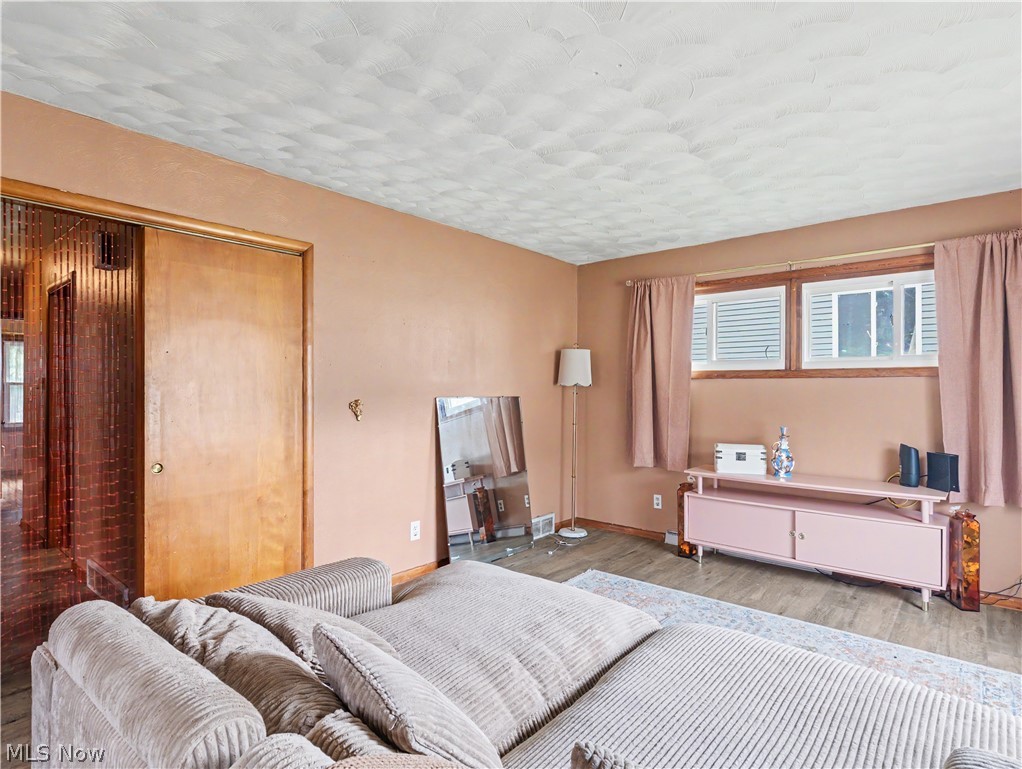 488 Massillon Road Akron, OH 44306 - Photo 3 of 18