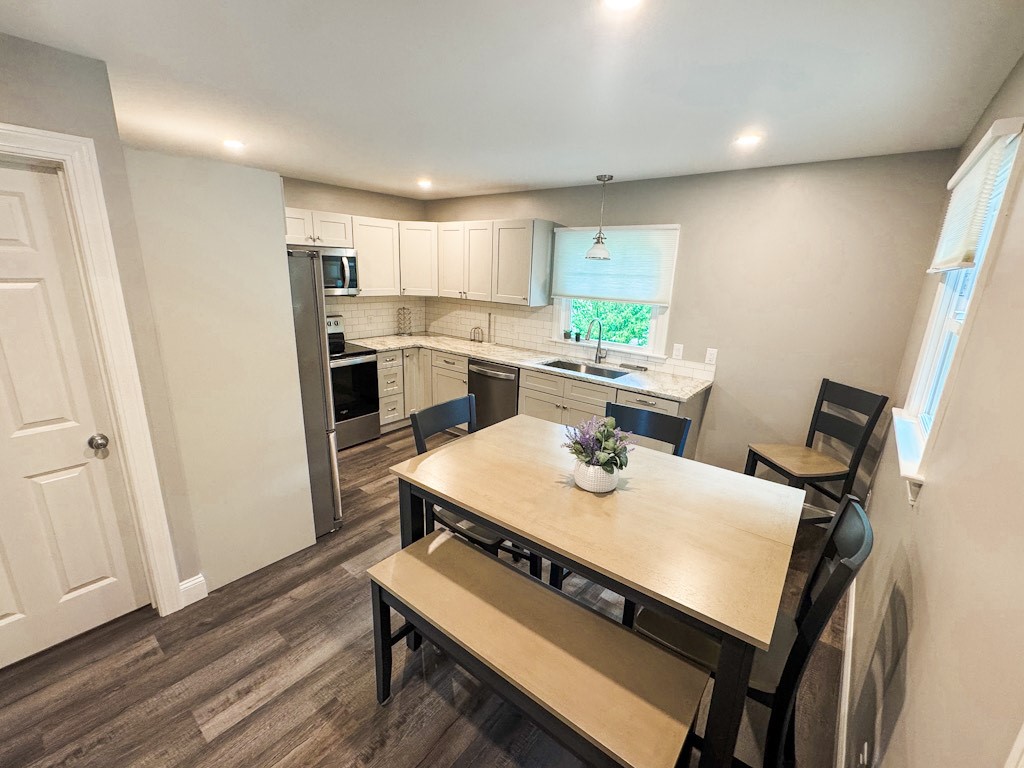 28 Whipple Avenue Westerly, RI 02891 - Photo 15 of 47