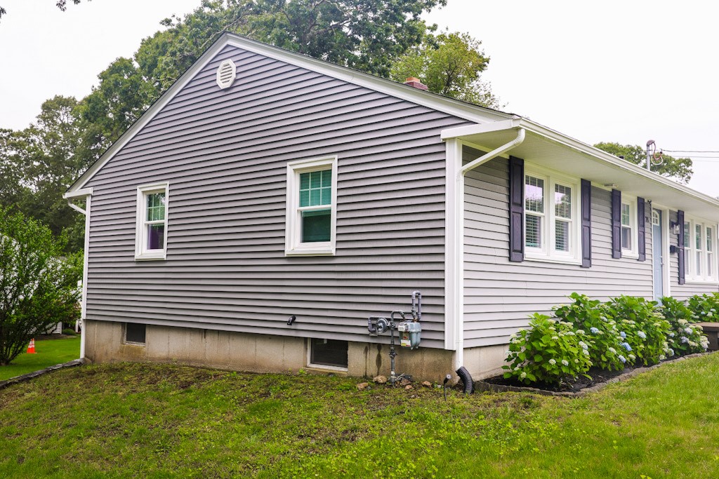 28 Whipple Avenue Westerly, RI 02891 - Photo 32 of 47