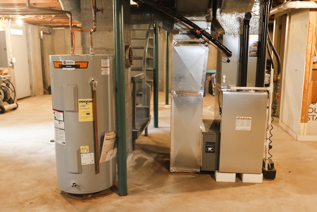 28 Whipple Avenue Westerly, RI 02891 - Photo 42 of 47