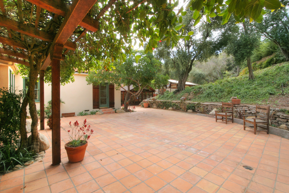 1331 Tunnel Road Santa Barbara, CA 93105 - Photo 8 of 22 a view of a backyard with sitting area